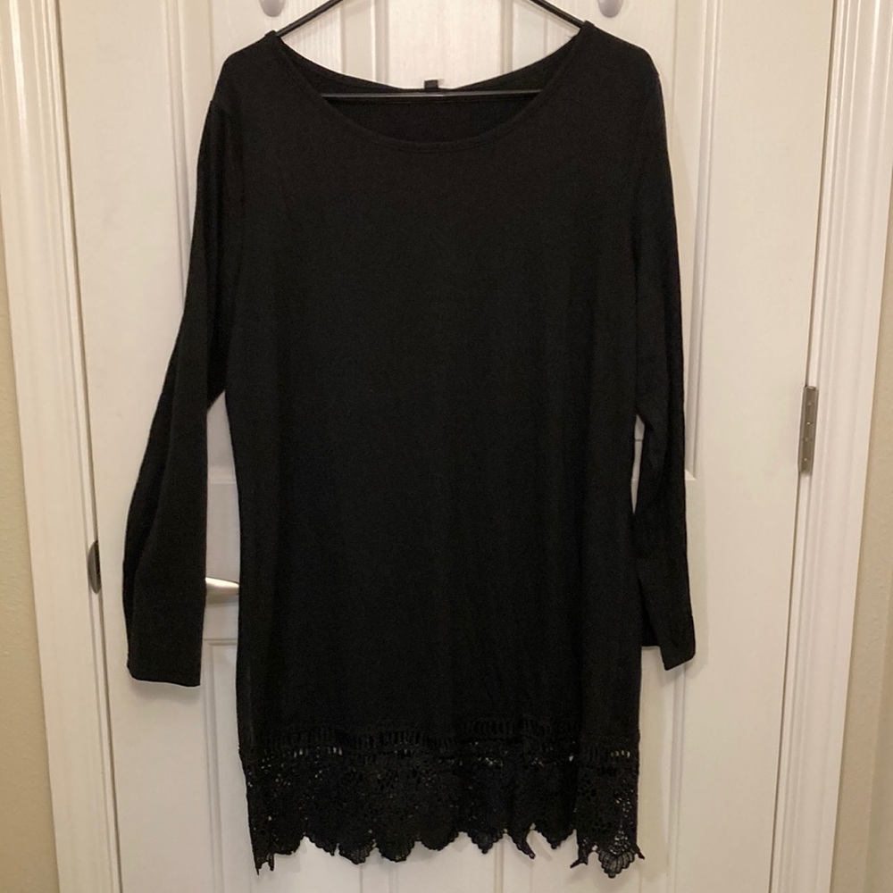Long sleeve dress with lace trim